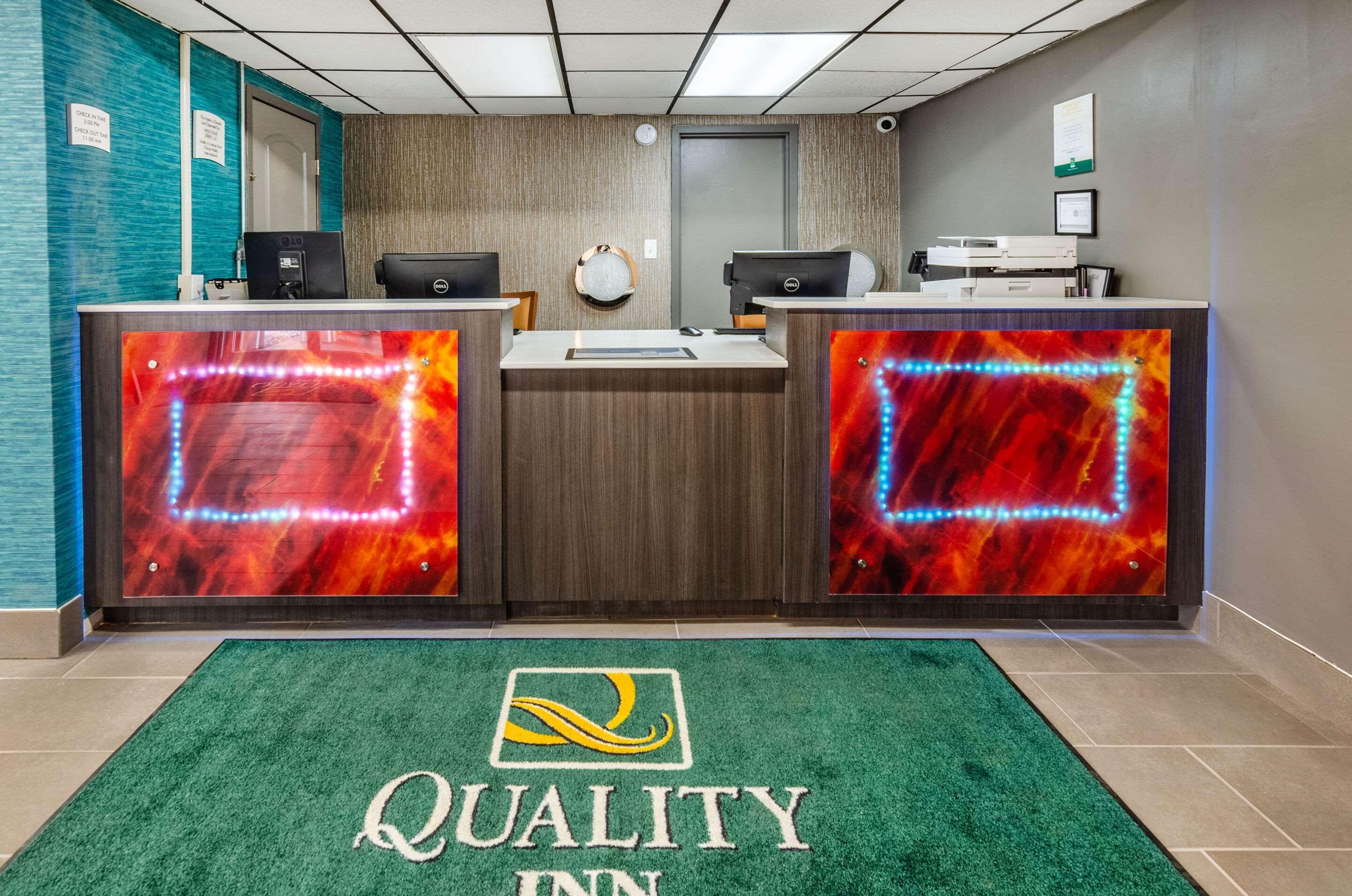 Quality Inn Bristol Exteriör bild